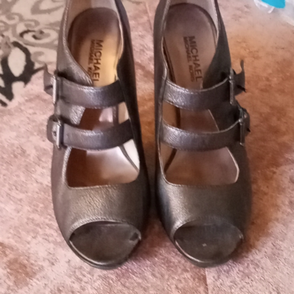 Michael Kors Gun Metal Grey leather shoes